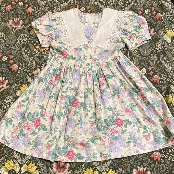 Jessica McClintock Floral Dress with Lace Accents - Picture 1 of 9